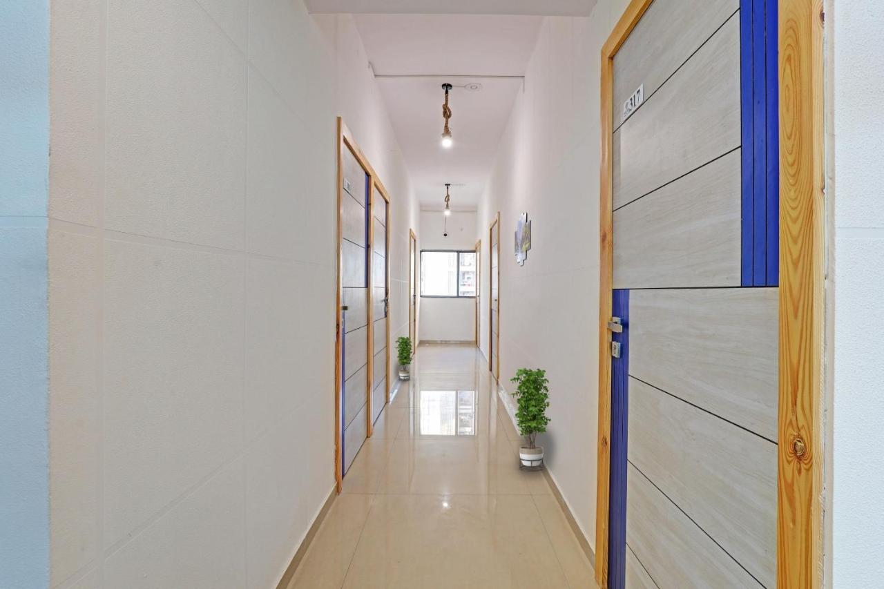 Hotel Solitaire, Best Luxurious Hotel Ac Rooms In Surat Buitenkant foto