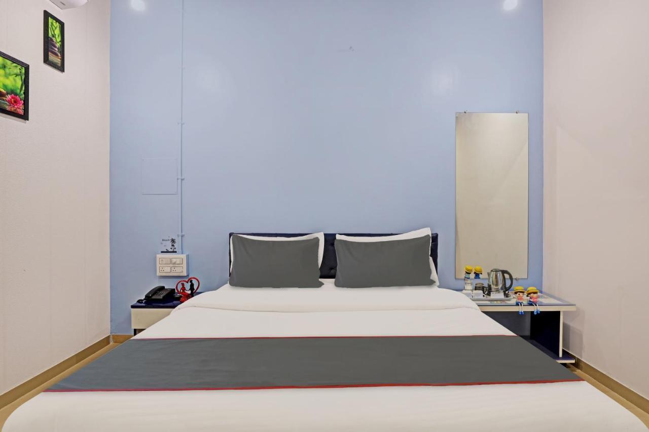 Hotel Solitaire, Best Luxurious Hotel Ac Rooms In Surat Buitenkant foto