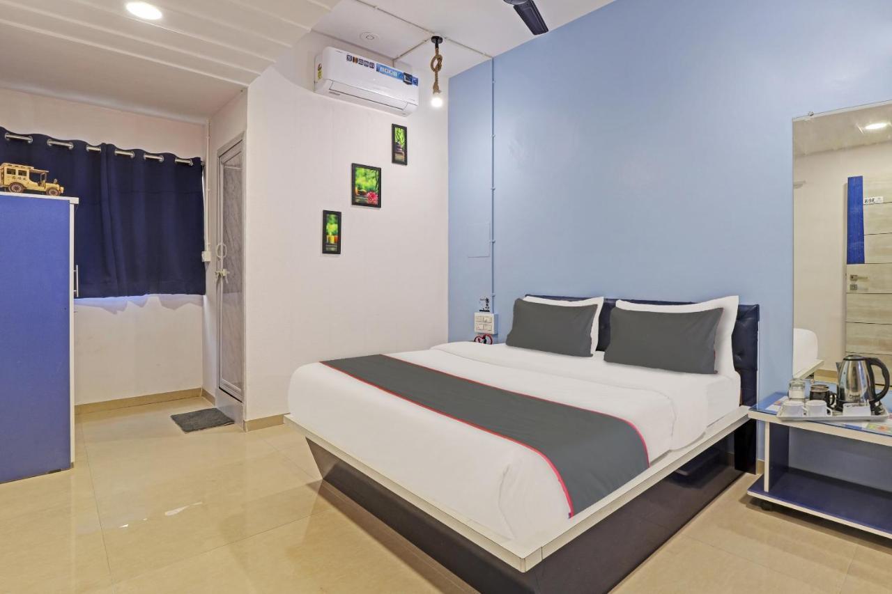 Hotel Solitaire, Best Luxurious Hotel Ac Rooms In Surat Buitenkant foto